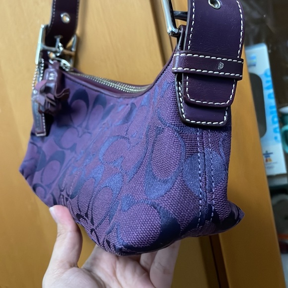 Sold!!!!!!  Early 2000s Coach shoulder bag - Picture 3 of 6
